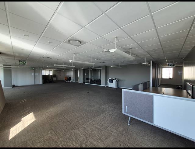 1,550M² OFFICE TO LET IN SANDTON CENTRAL